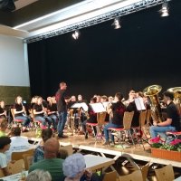 Das Jugendblasorchester auf dem Gautreffen am Pfingstsonntag 2019 in Niederbrechen.