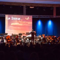 Das Jugendblasorchester mit Dirigent Leo Thiemann bei La Storia.
