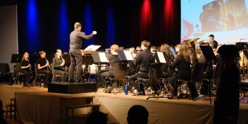 Das Bambinoorchester unter der Leitung von Lea Bittner und Leo Thiemann.